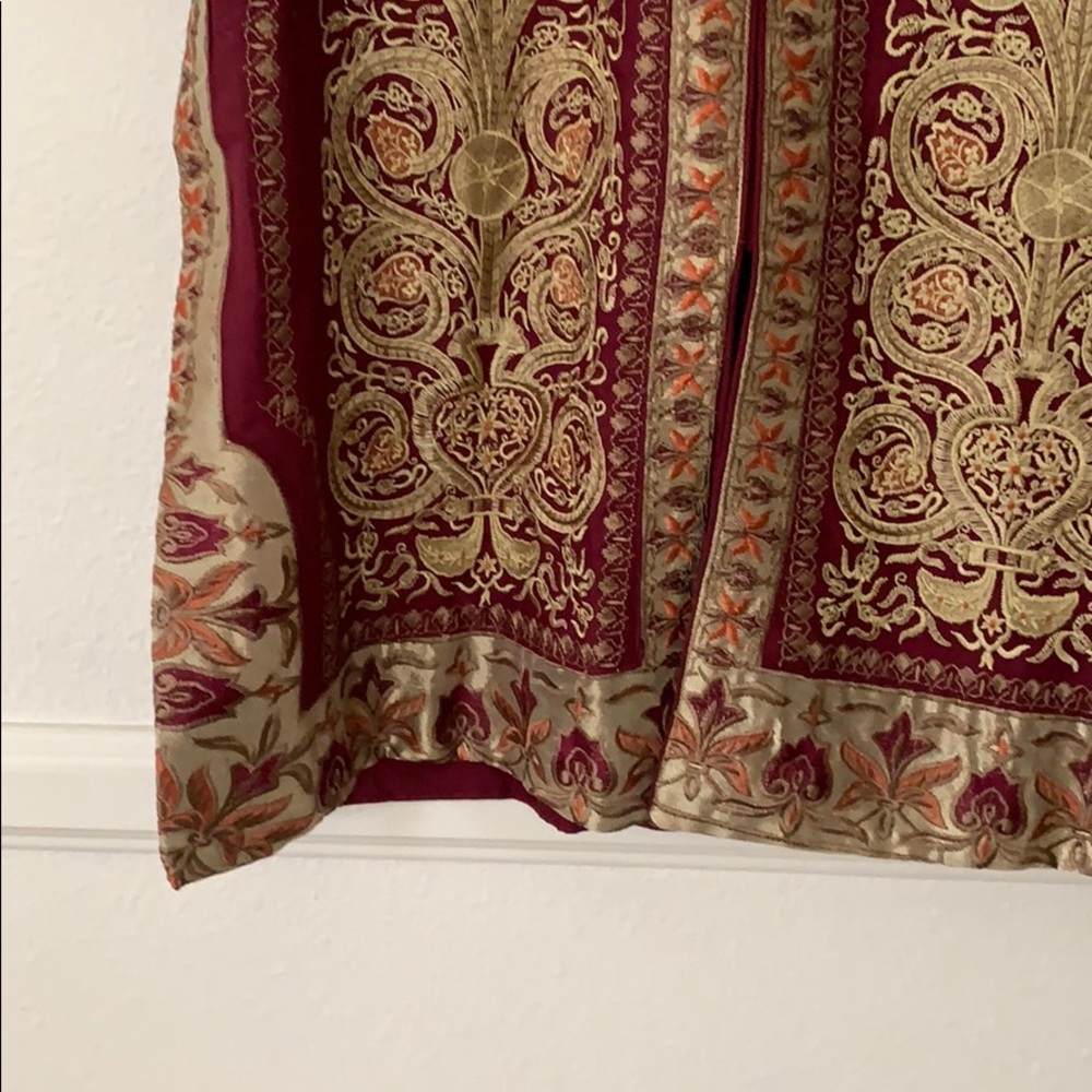 Pakistani Embroidered Kurta - Picture 4 of 6